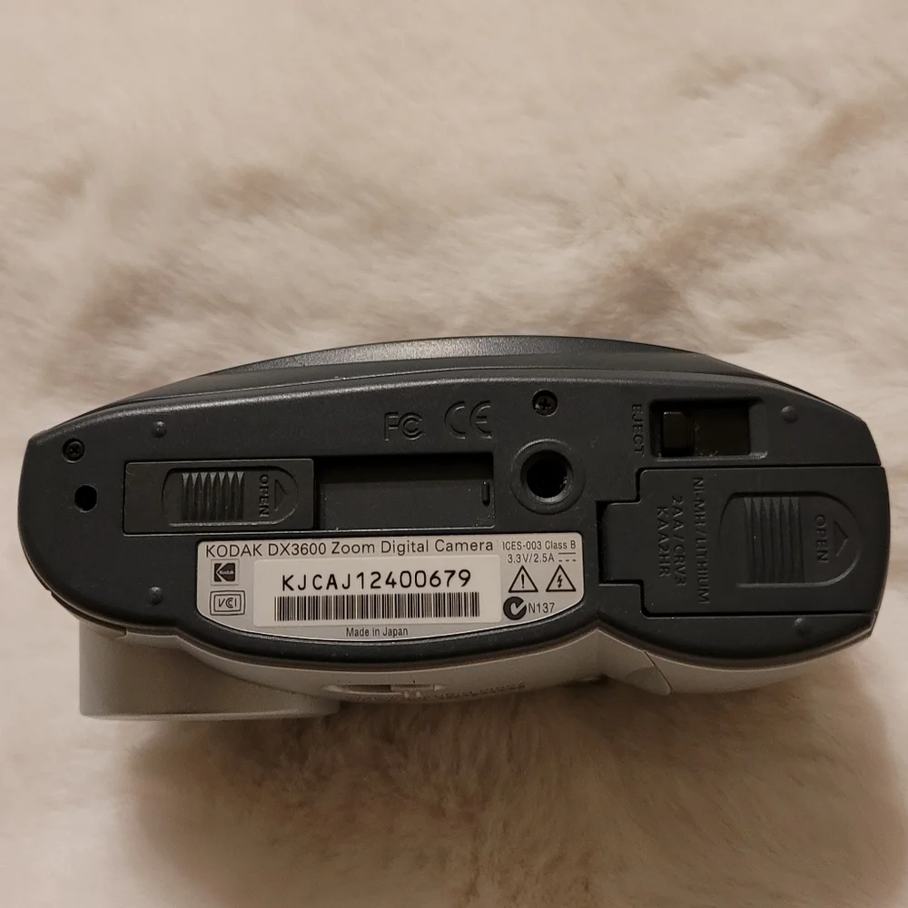 Vintage Kodak DX3600 Zoom Digital Camera 2.2 Megapixel
